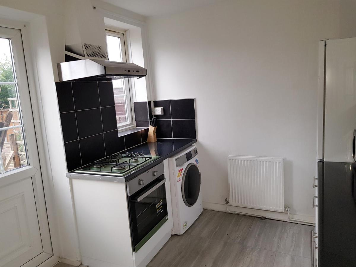 Barnfield Place Edgware Eksteriør bilde