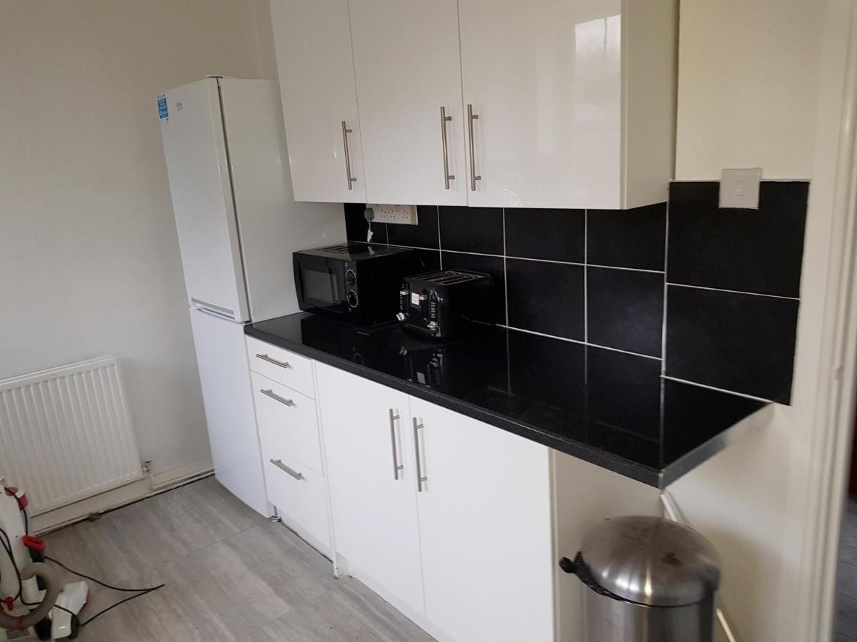 Barnfield Place Edgware Eksteriør bilde