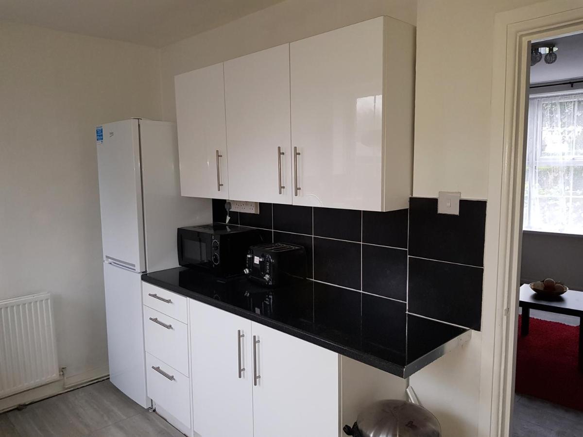 Barnfield Place Edgware Eksteriør bilde